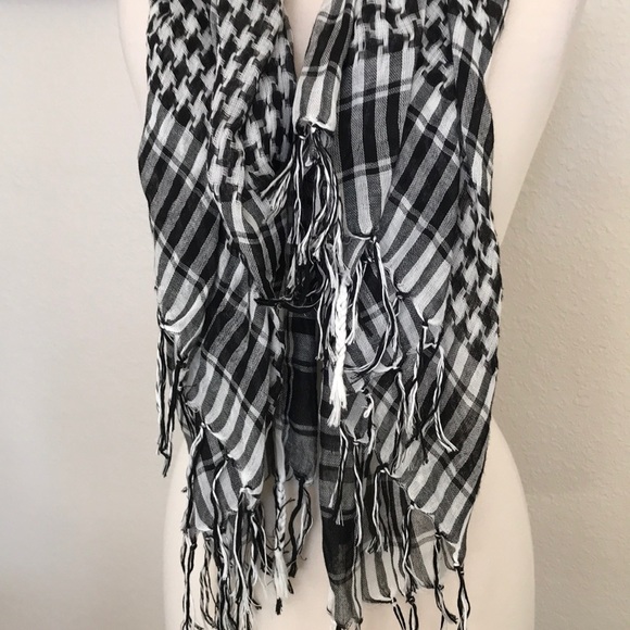 Scarf - Picture 2 of 3
